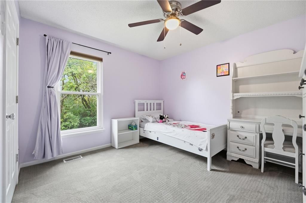 Carpet at 2252 SW Morris Drive, Lee's Summit, MO 64082
