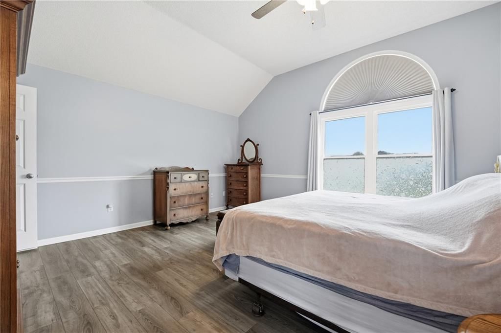 Photo 24 of 42 - 2252 SW Morris Drive, Lee's Summit, MO 64082