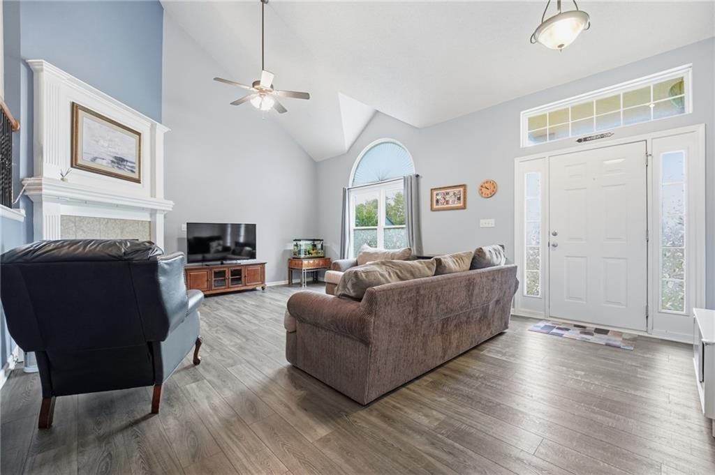 2252 SW Morris Drive, Lee's Summit, MO: listing photo 2