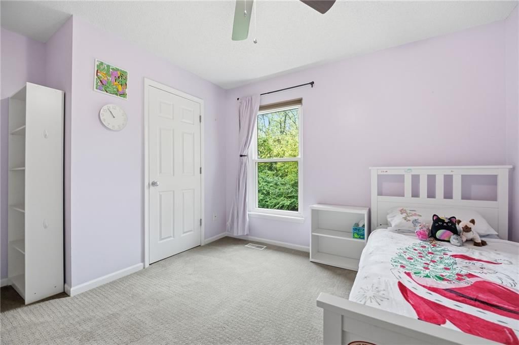 Photo 17 of 42 - 2252 SW Morris Drive, Lee's Summit, MO 64082