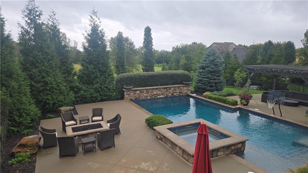 10303 W 156th Terrace, Overland Park, KS: listing photo 2