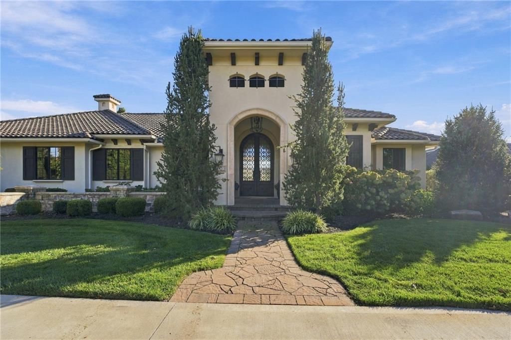 10303 W 156th Terrace, Overland Park, KS: listing photo 3