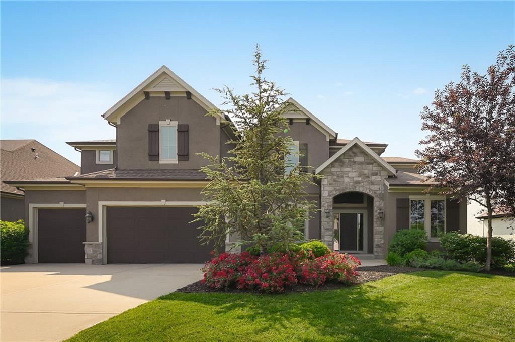 15601 Windsor Street, Overland Park, KS: listing photo 2