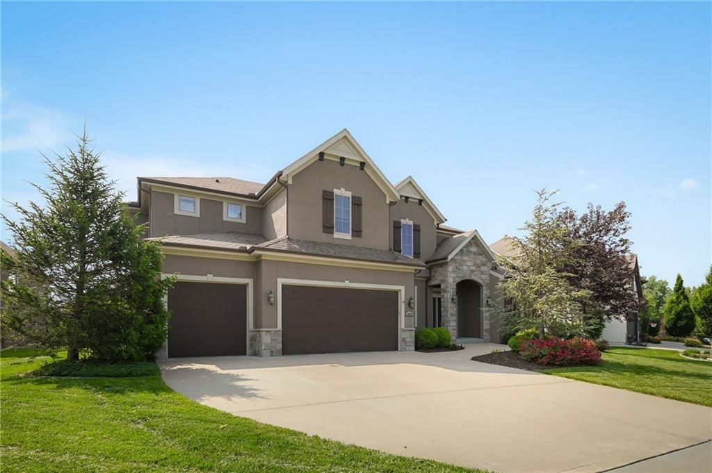 15601 Windsor Street, Overland Park, KS: listing photo 3