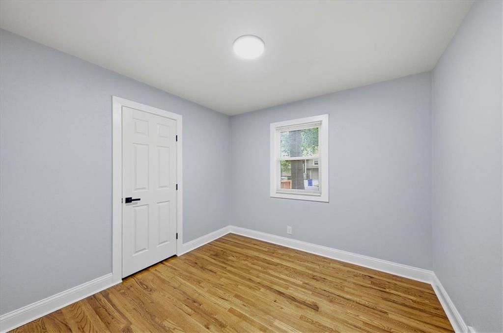 Photo 32 of 35 - 8520 Larsen Street, Overland Park, KS 66214