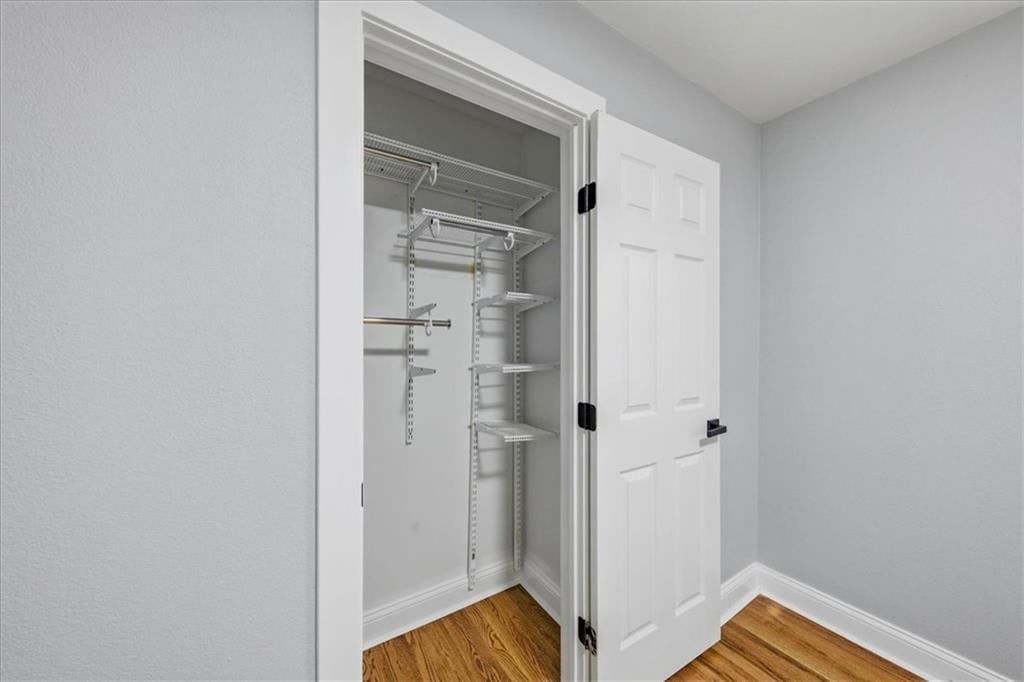 Photo 31 of 35 - 8520 Larsen Street, Overland Park, KS 66214