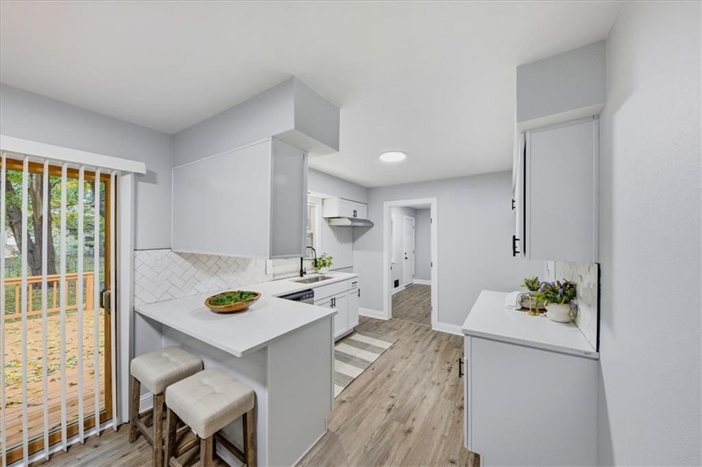 Open floor plan at 8520 Larsen Street, Overland Park, KS 66214