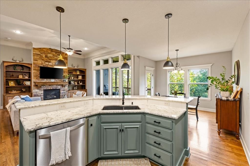 Photo 14 of 42 - 15096 NW 66th Street, Parkville, MO 64152