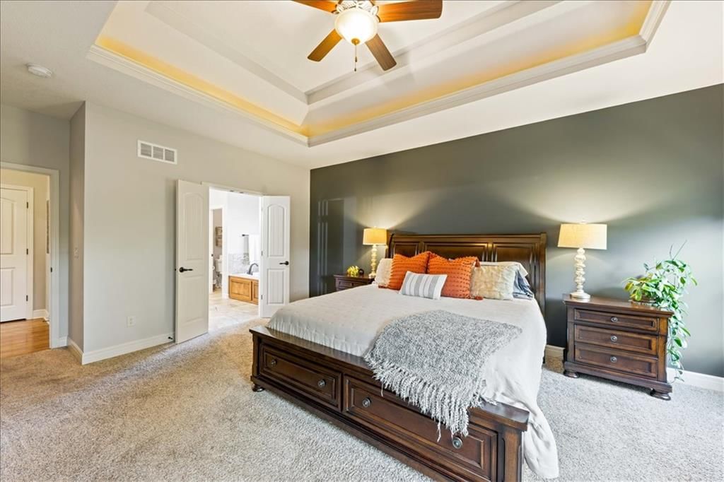 Photo 19 of 42 - 15096 NW 66th Street, Parkville, MO 64152