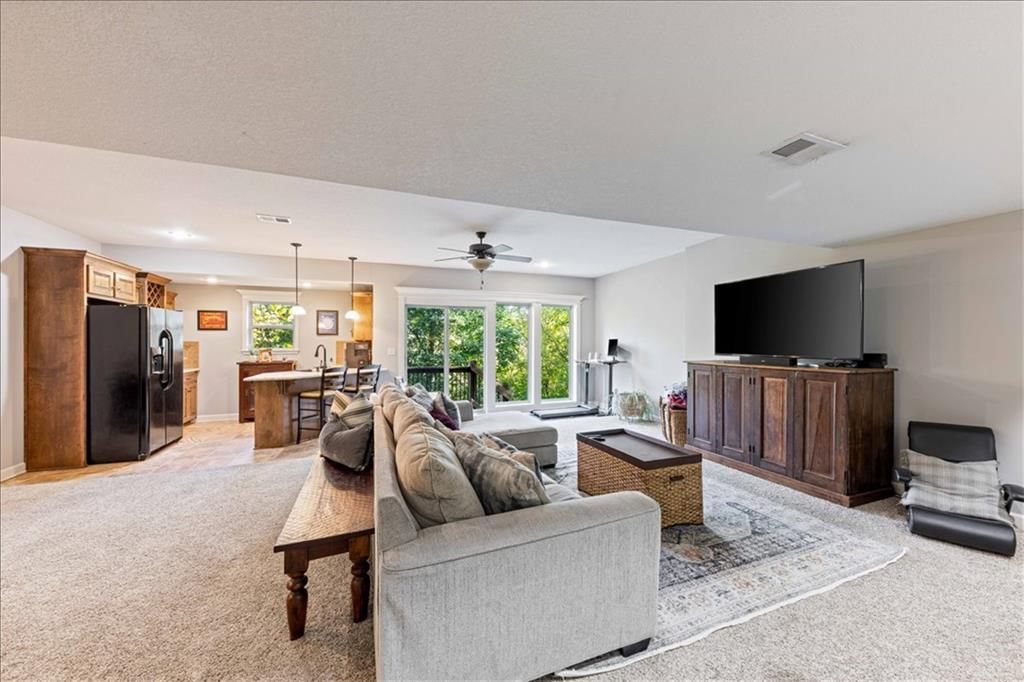 Finished basement at 15096 NW 66th Street, Parkville, MO 64152