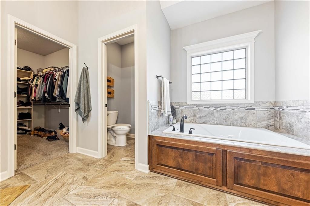 Private toilet room at 15096 NW 66th Street, Parkville, MO 64152
