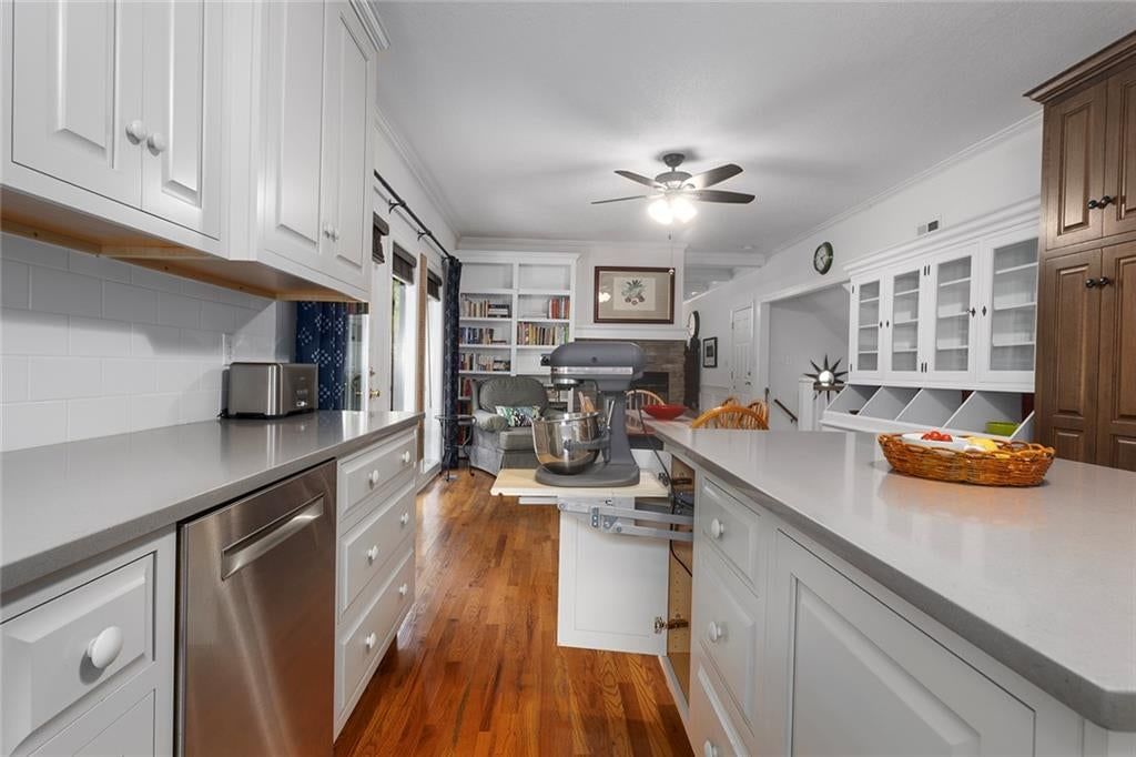 Photo 9 of 54 - 1418 Telford Drive, Liberty, MO 64068