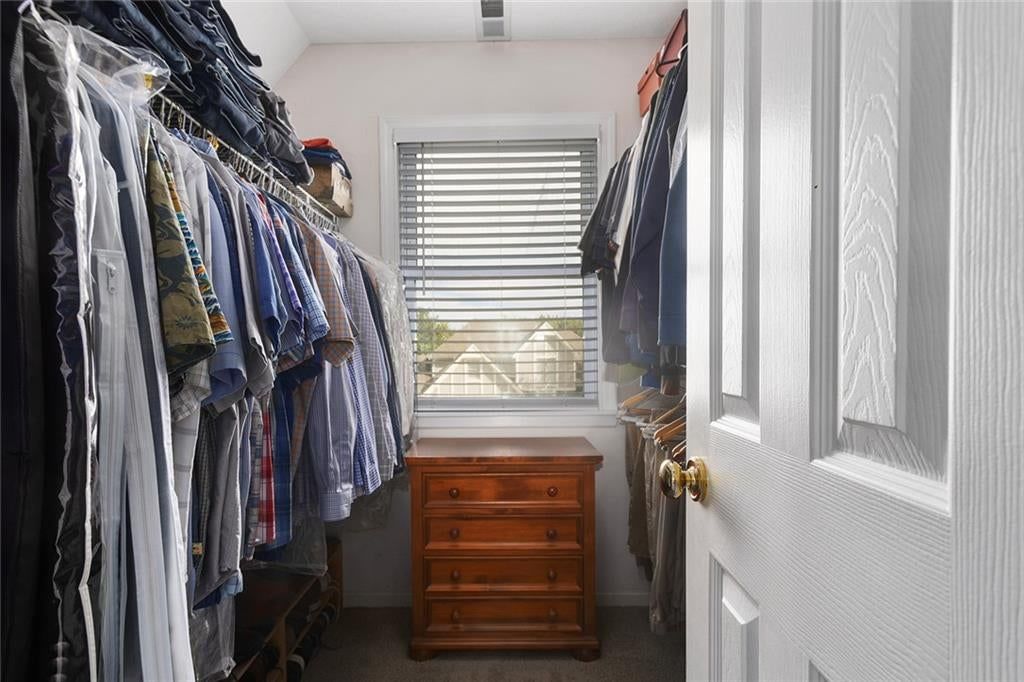 Photo 21 of 54 - 1418 Telford Drive, Liberty, MO 64068