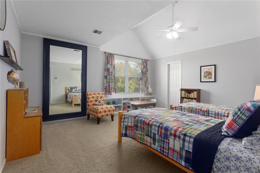 Photo 24 of 54 - 1418 Telford Drive, Liberty, MO 64068