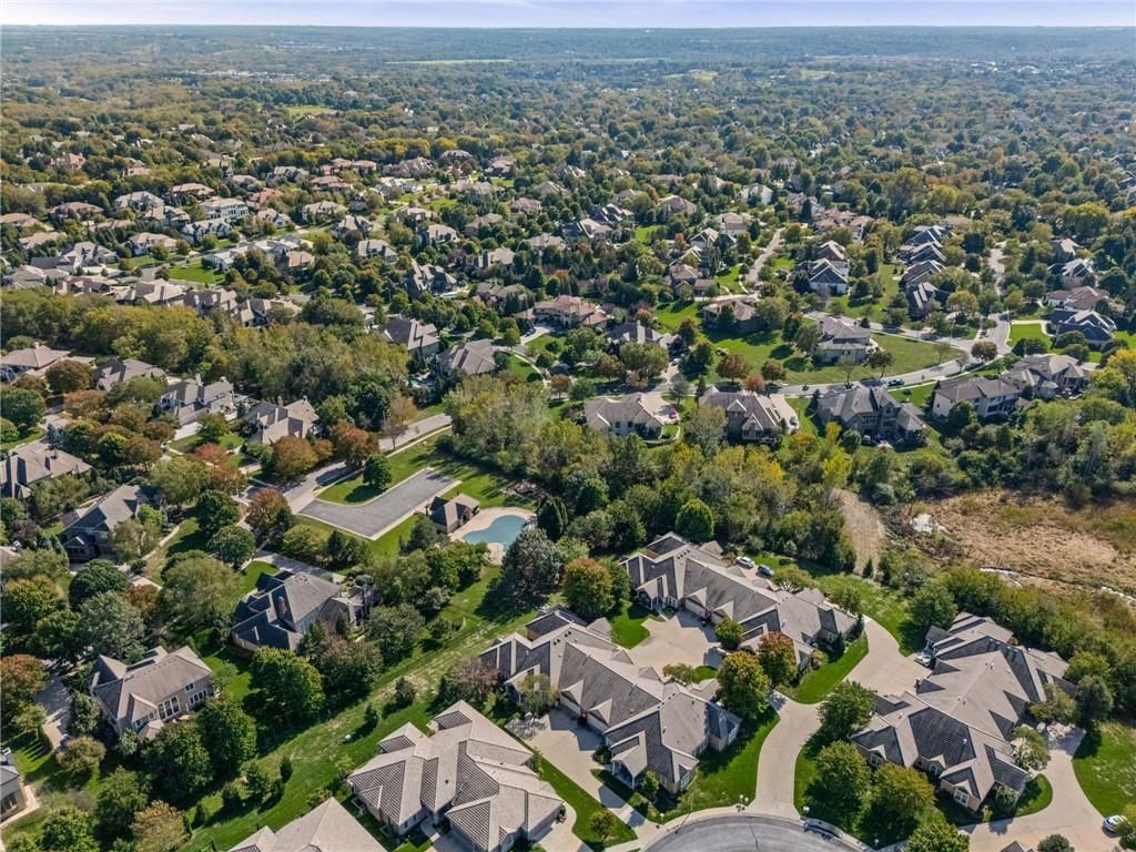 Photo 37 of 47 - 14561 Birch Street #22, Leawood, KS 66224