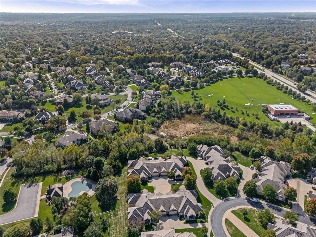 Photo 38 of 47 - 14561 Birch Street #22, Leawood, KS 66224