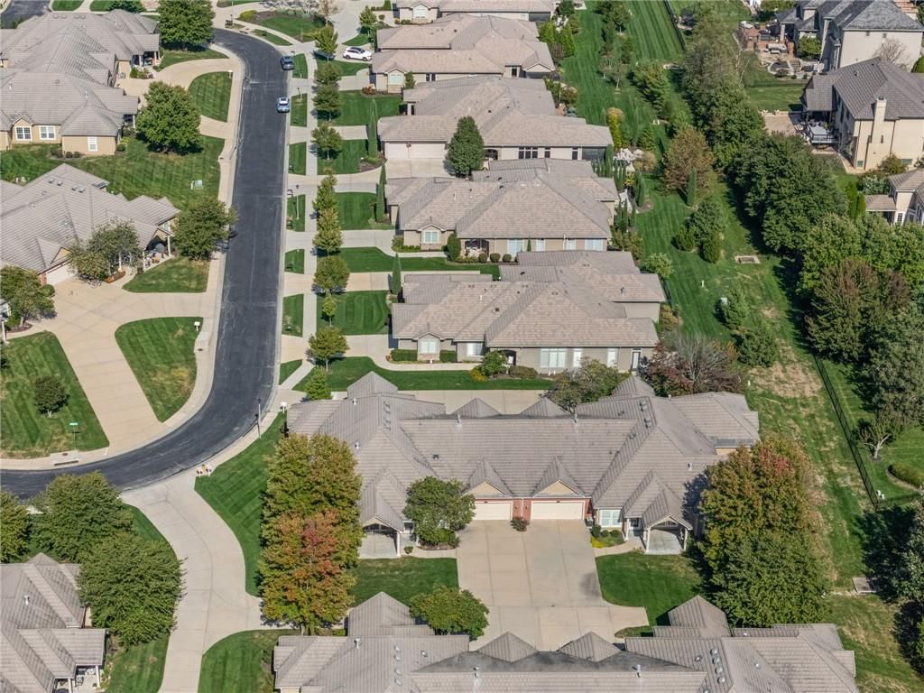 Photo 40 of 47 - 14561 Birch Street #22, Leawood, KS 66224