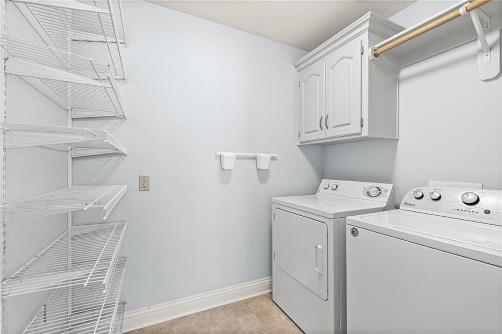 Photo 14 of 47 - 14561 Birch Street #22, Leawood, KS 66224