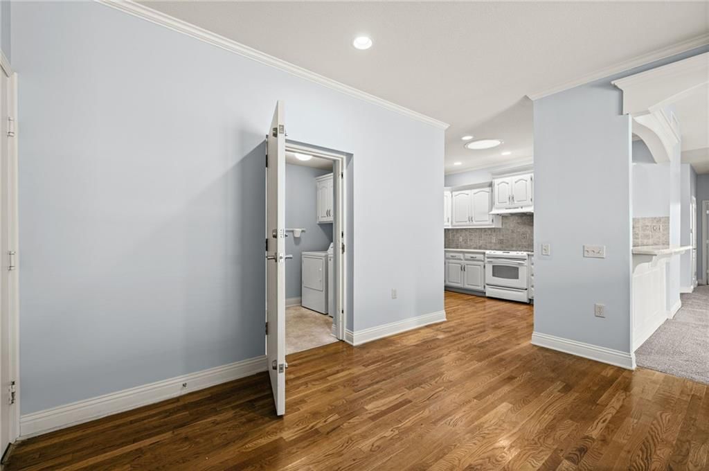 Photo 13 of 47 - 14561 Birch Street #22, Leawood, KS 66224