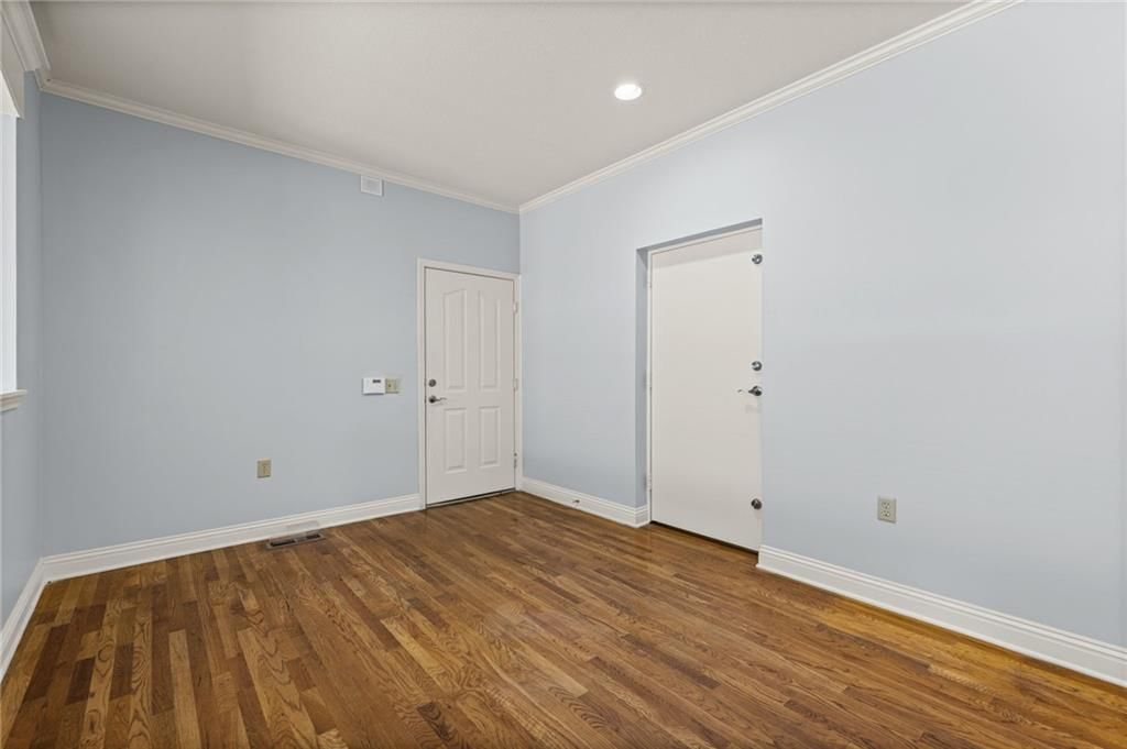 Photo 11 of 47 - 14561 Birch Street #22, Leawood, KS 66224