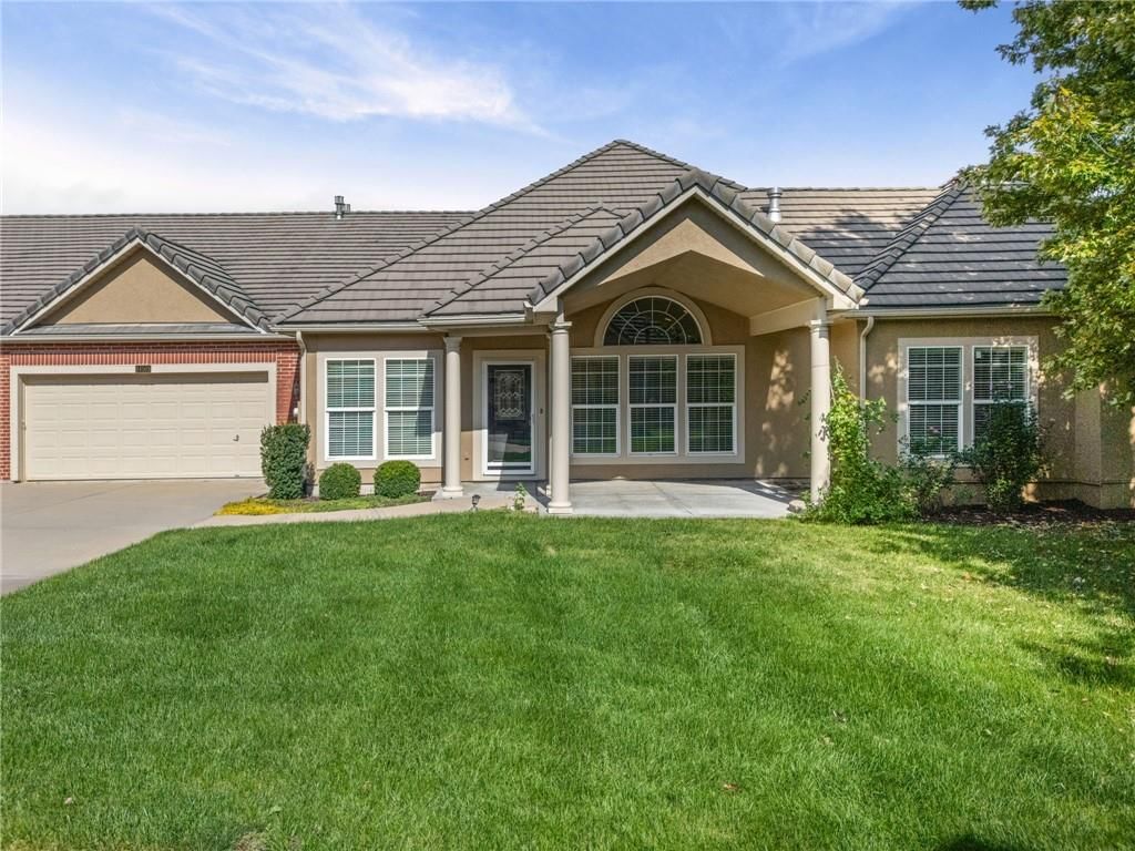 14561 Birch Street, Leawood, KS: listing photo 3