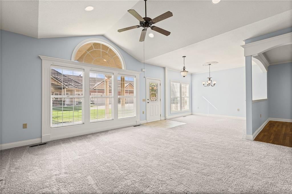 Photo 8 of 47 - 14561 Birch Street #22, Leawood, KS 66224
