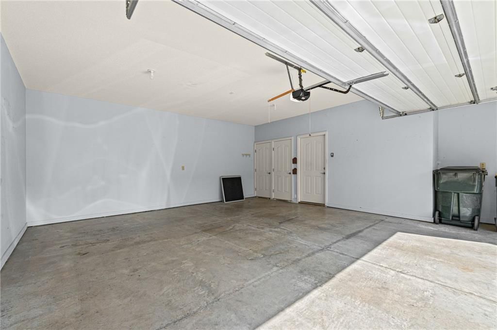 Photo 32 of 47 - 14561 Birch Street #22, Leawood, KS 66224