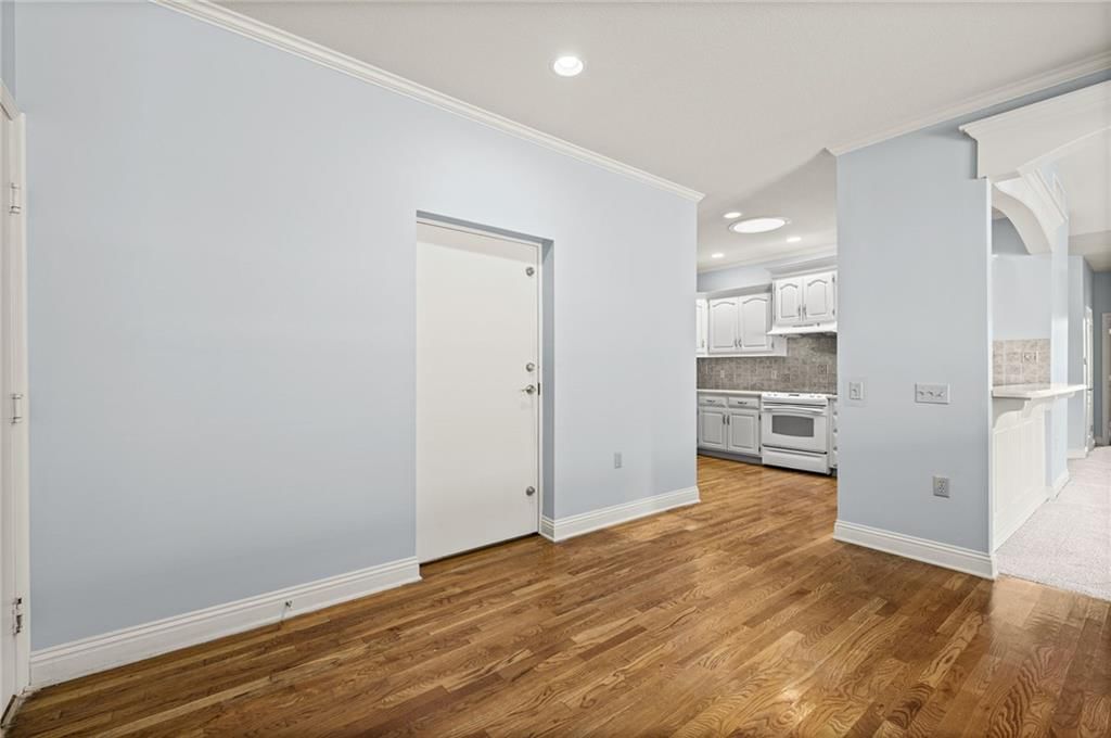Photo 12 of 47 - 14561 Birch Street #22, Leawood, KS 66224