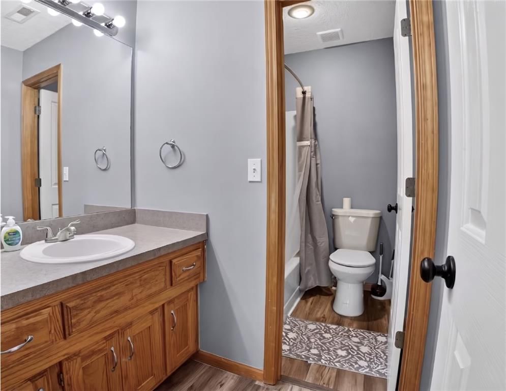 Photo 20 of 21 - 1001 Peggy Drive, Greenwood, MO 64034