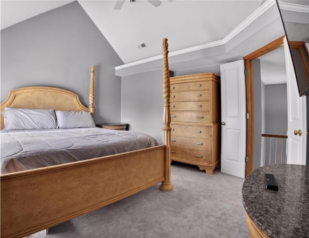 Photo 6 of 21 - 1001 Peggy Drive, Greenwood, MO 64034