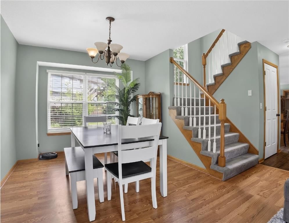 Statement lighting at 1001 Peggy Drive, Greenwood, MO 64034