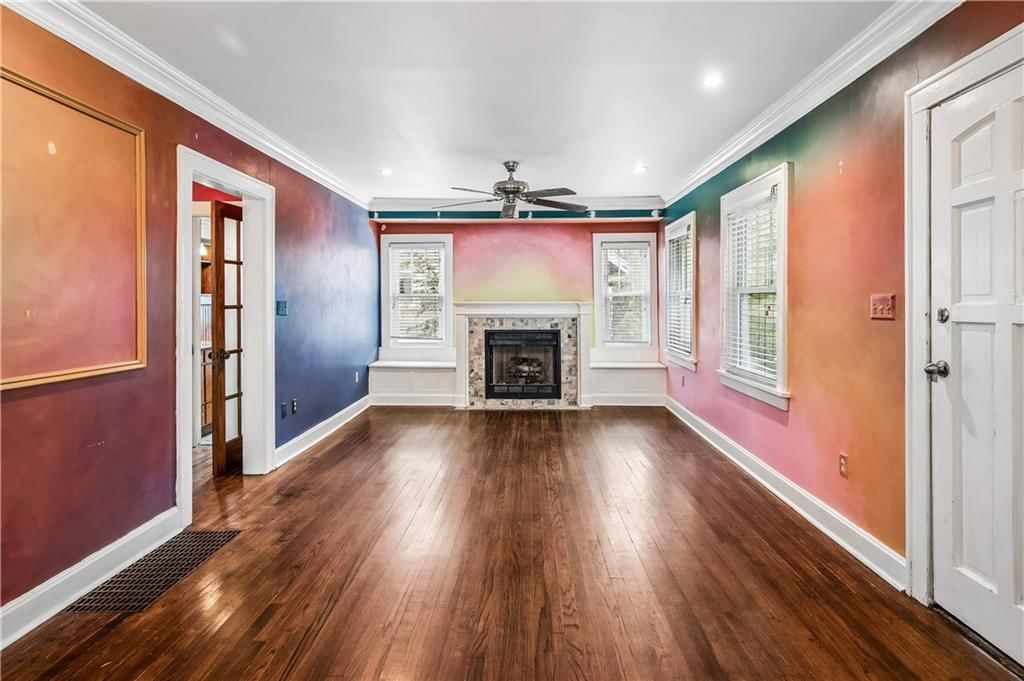 Photo 5 of 30 - 5007 Lydia Avenue, Kansas City, MO 64110