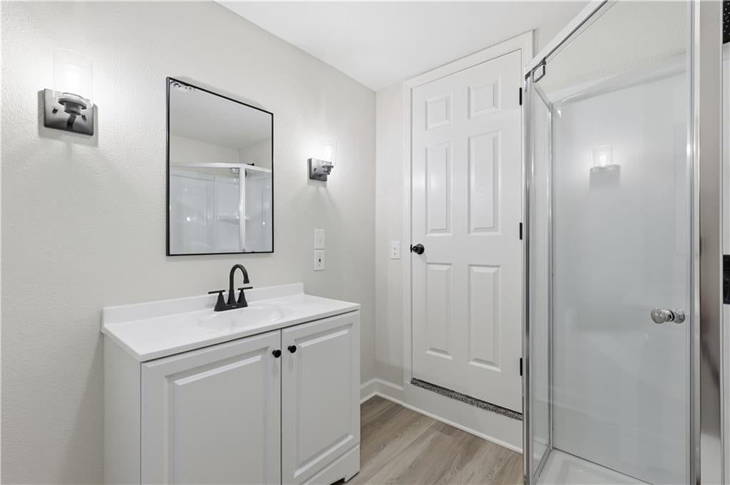 Photo 21 of 25 - 702 SW Locust Street, Oak Grove, MO 64075