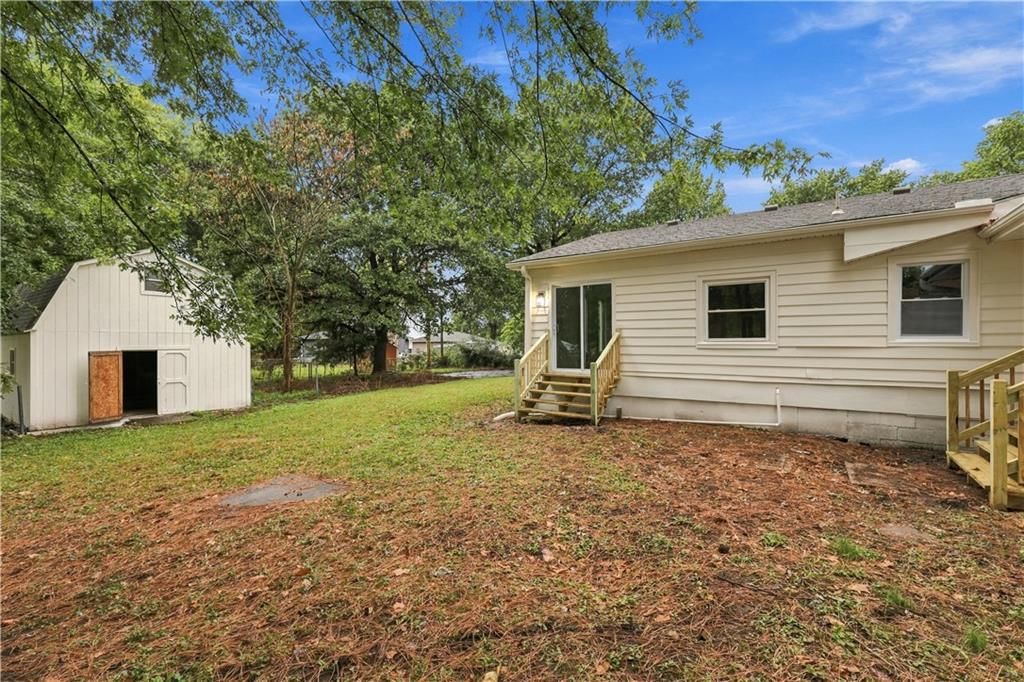 Photo 25 of 25 - 702 SW Locust Street, Oak Grove, MO 64075