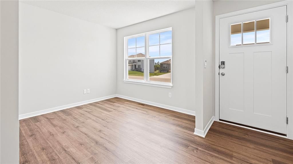 Photo 7 of 44 - 710 N 86th Terrace, Kansas City, KS 66112