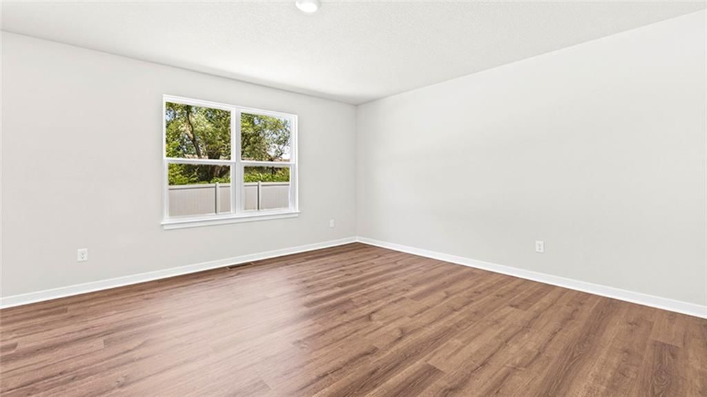 Photo 10 of 44 - 710 N 86th Terrace, Kansas City, KS 66112
