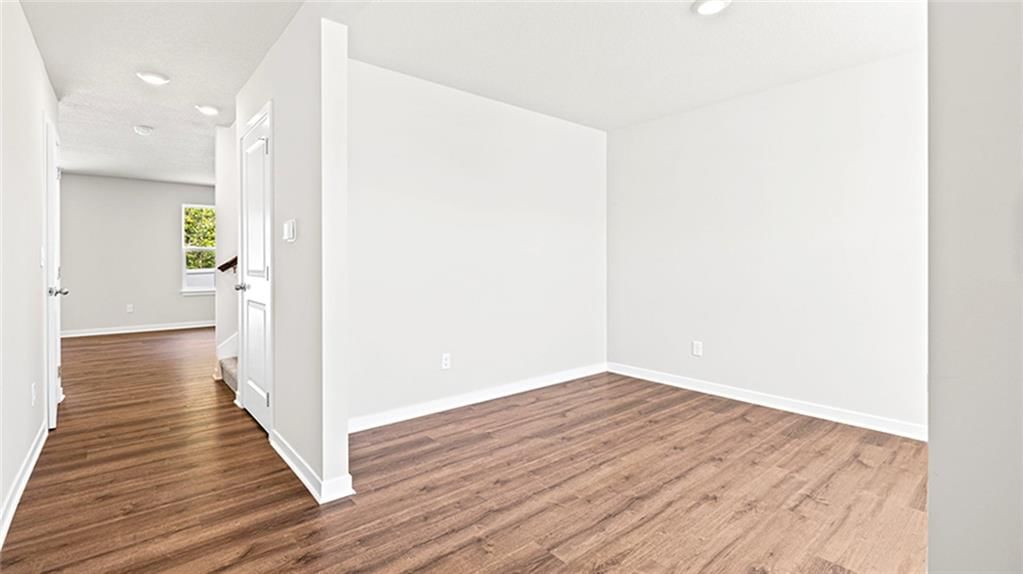 Photo 9 of 44 - 710 N 86th Terrace, Kansas City, KS 66112