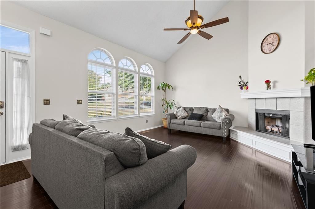 14512 WILSHIRE Circle, Grandview, MO
