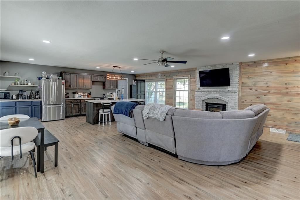 213 Johnson Street, Buckner, MO: listing photo 2