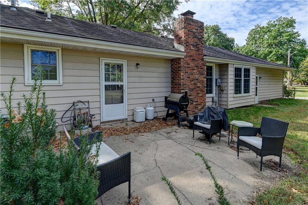 Photo 30 of 32 - 213 Johnson Street, Buckner, MO 64016
