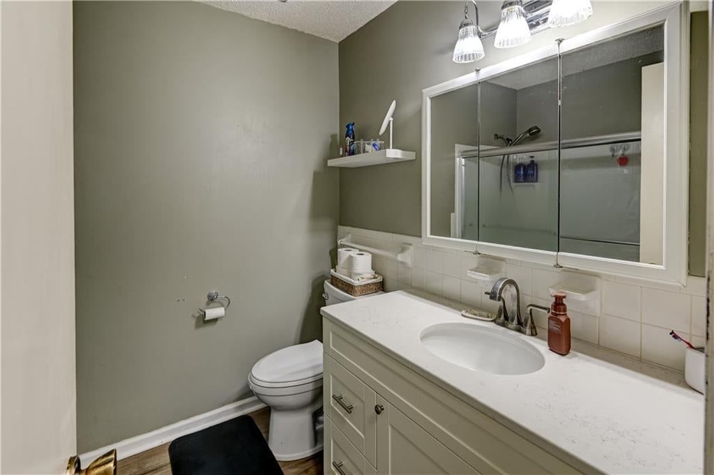 Photo 15 of 32 - 213 Johnson Street, Buckner, MO 64016