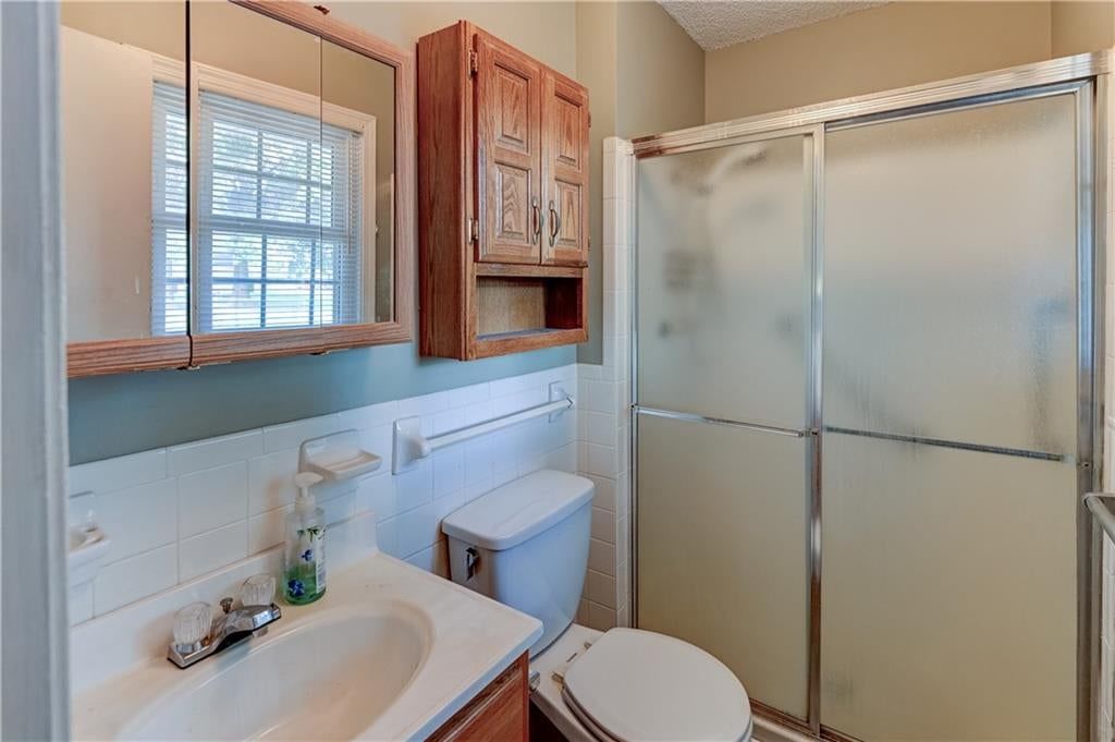 Photo 20 of 32 - 213 Johnson Street, Buckner, MO 64016