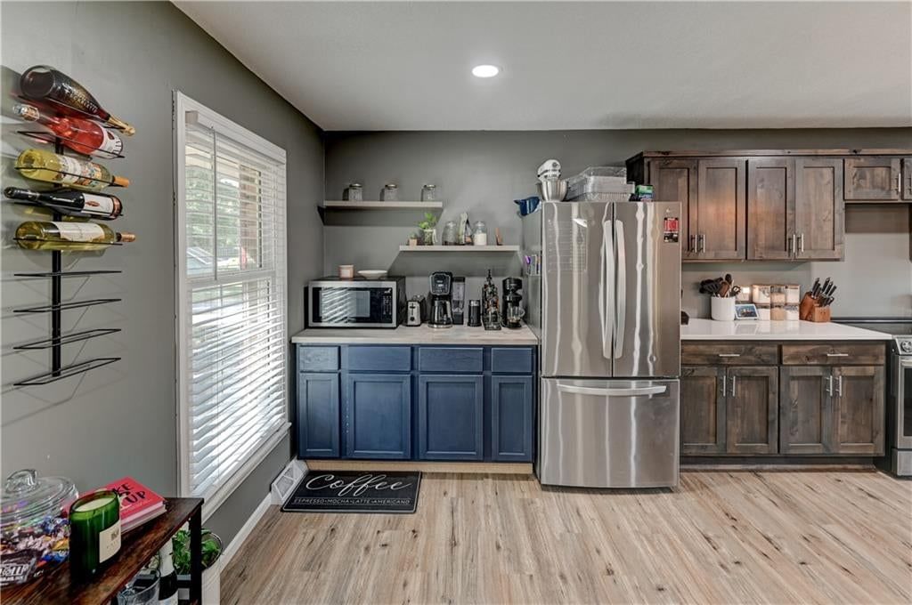 Photo 5 of 32 - 213 Johnson Street, Buckner, MO 64016