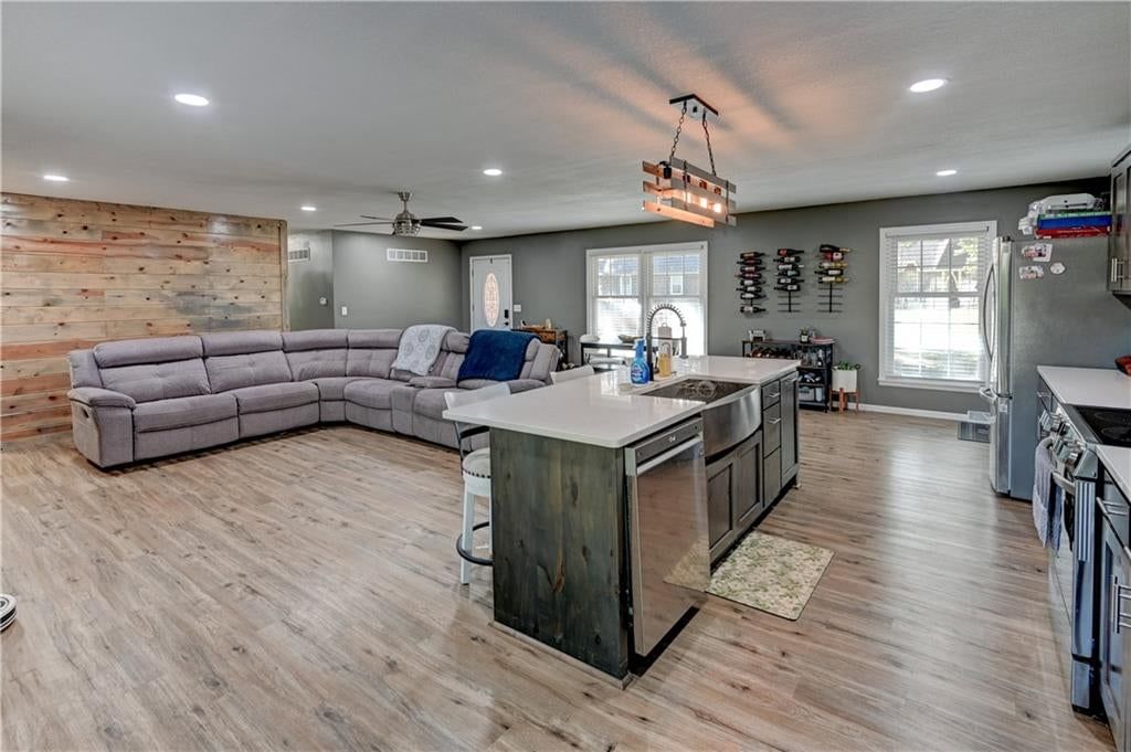 Photo 10 of 32 - 213 Johnson Street, Buckner, MO 64016