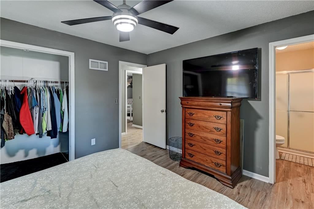 Photo 19 of 32 - 213 Johnson Street, Buckner, MO 64016