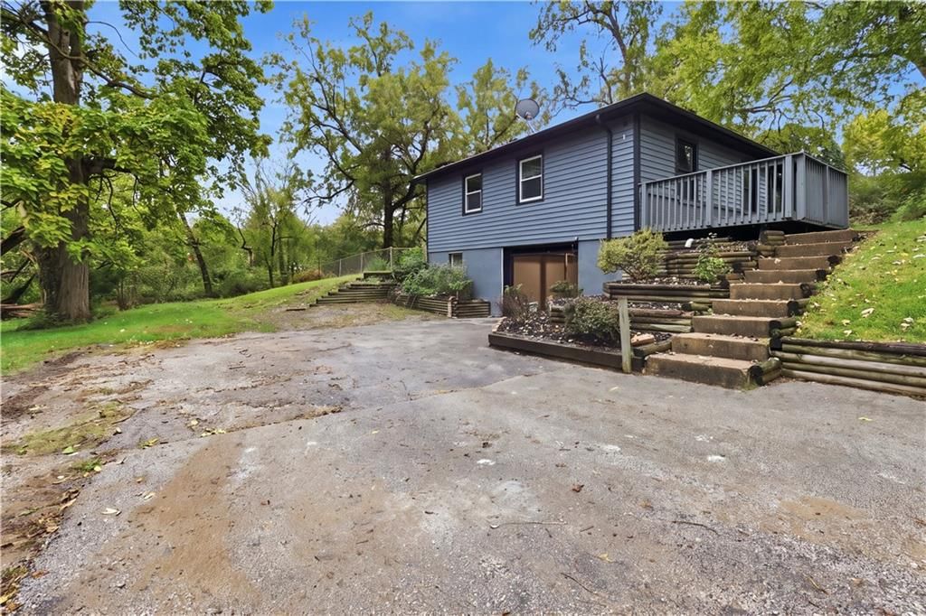 2919 NE Russell Road, Kansas City, MO: listing photo 2