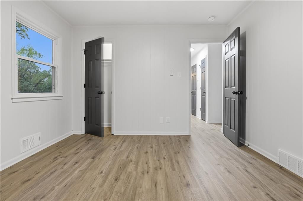 Photo 27 of 30 - 2919 NE Russell Road, Kansas City, MO 64117
