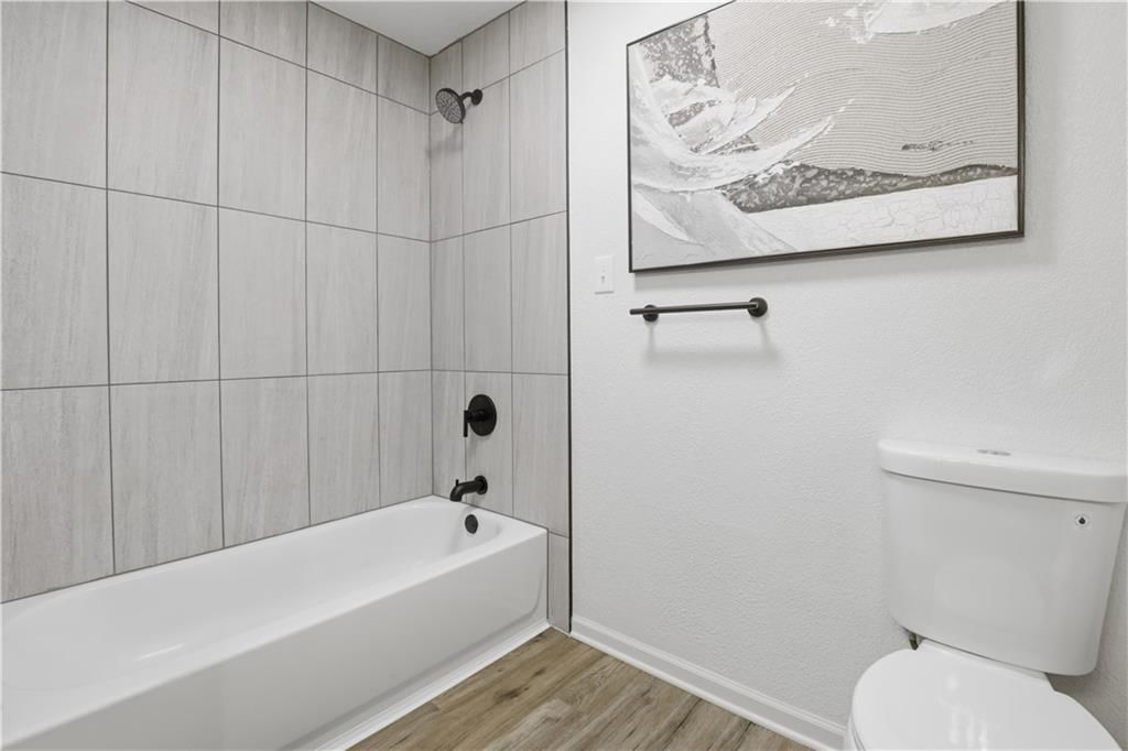 Photo 19 of 30 - 2919 NE Russell Road, Kansas City, MO 64117