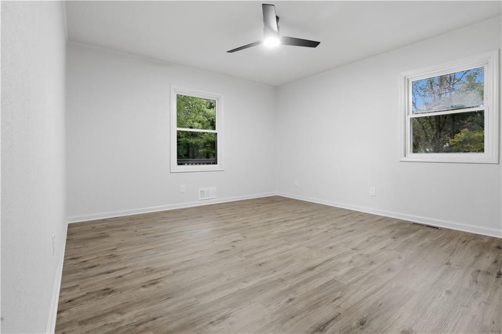 Photo 26 of 30 - 2919 NE Russell Road, Kansas City, MO 64117