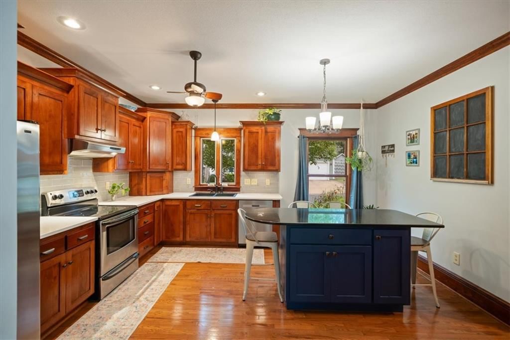 409 E Shawnee Street, Paola, KS: listing photo 3